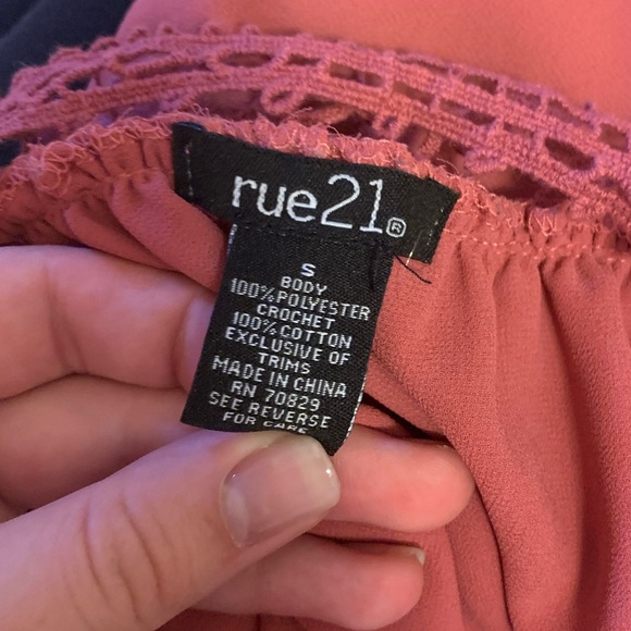 Rue21 Off the Shoulder flowy Top magenta pink - Picture 3 of 4